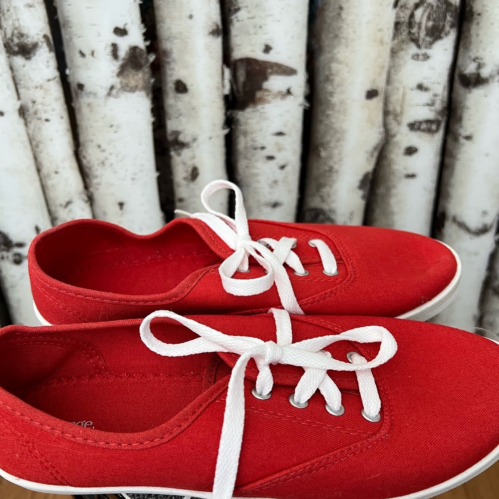 Red Canvas Runners by George size 7 
2/$22 🦋🦋